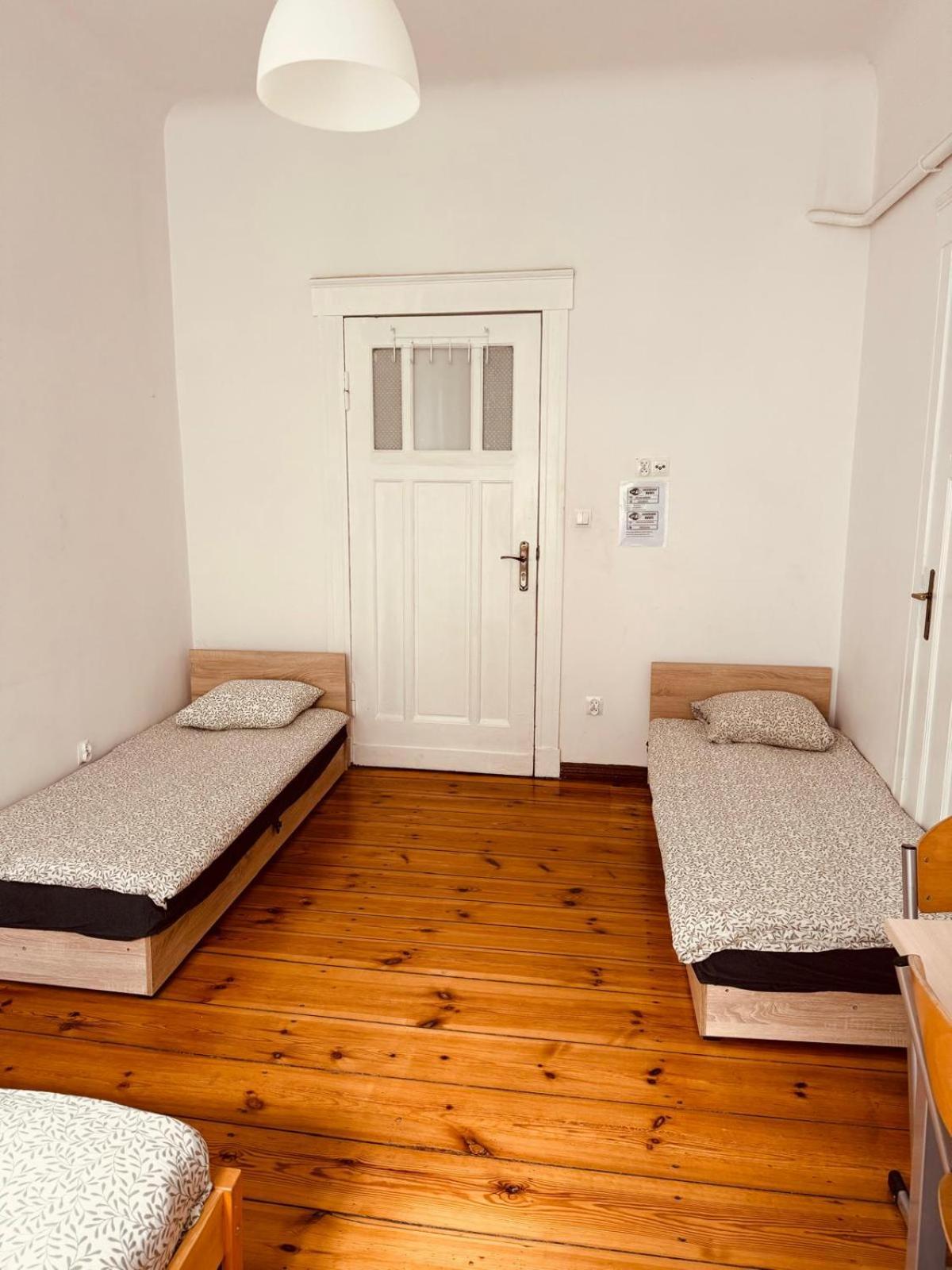 Lilia House Hostel Poznan Exterior photo