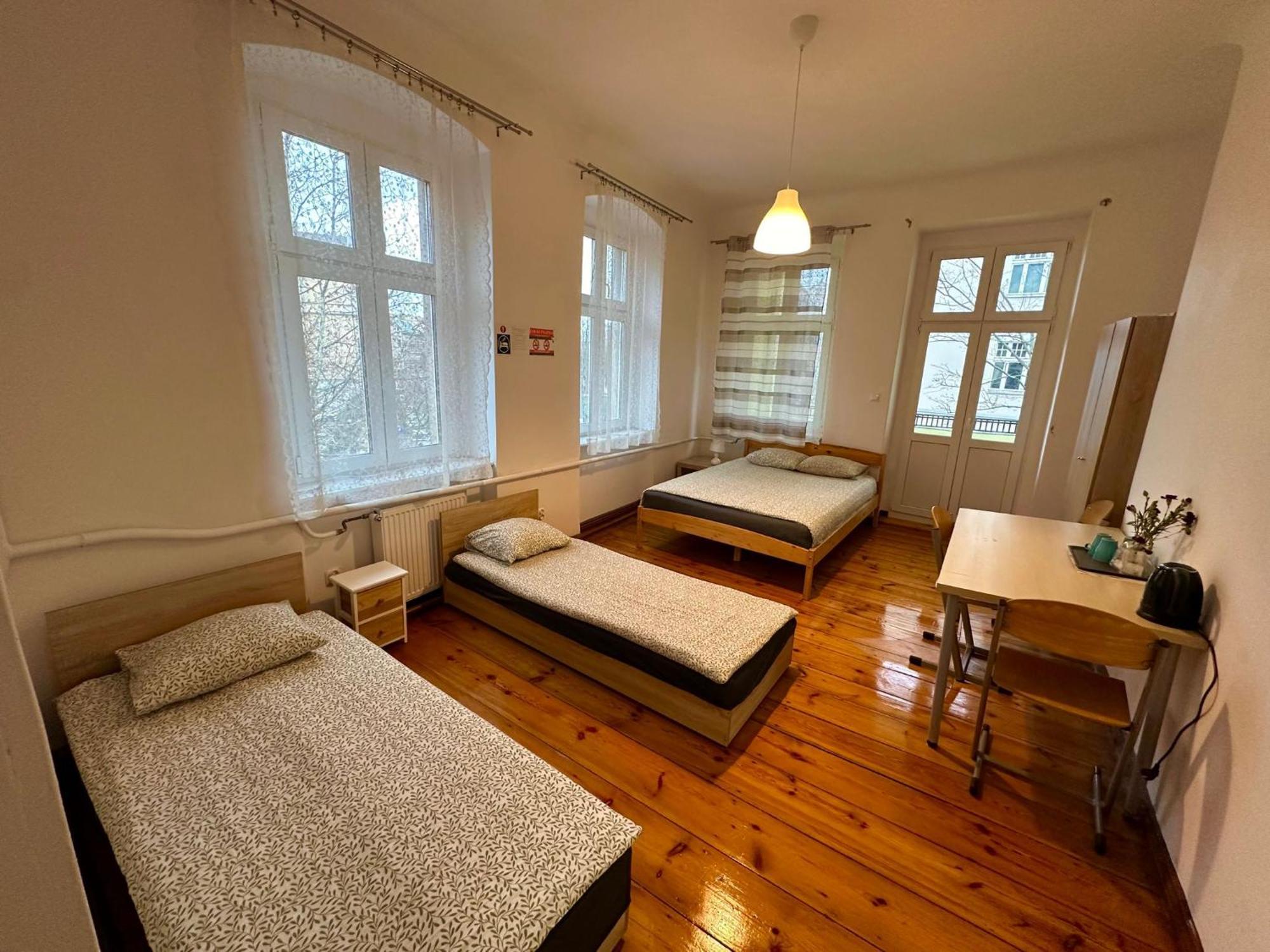Lilia House Hostel Poznan Exterior photo