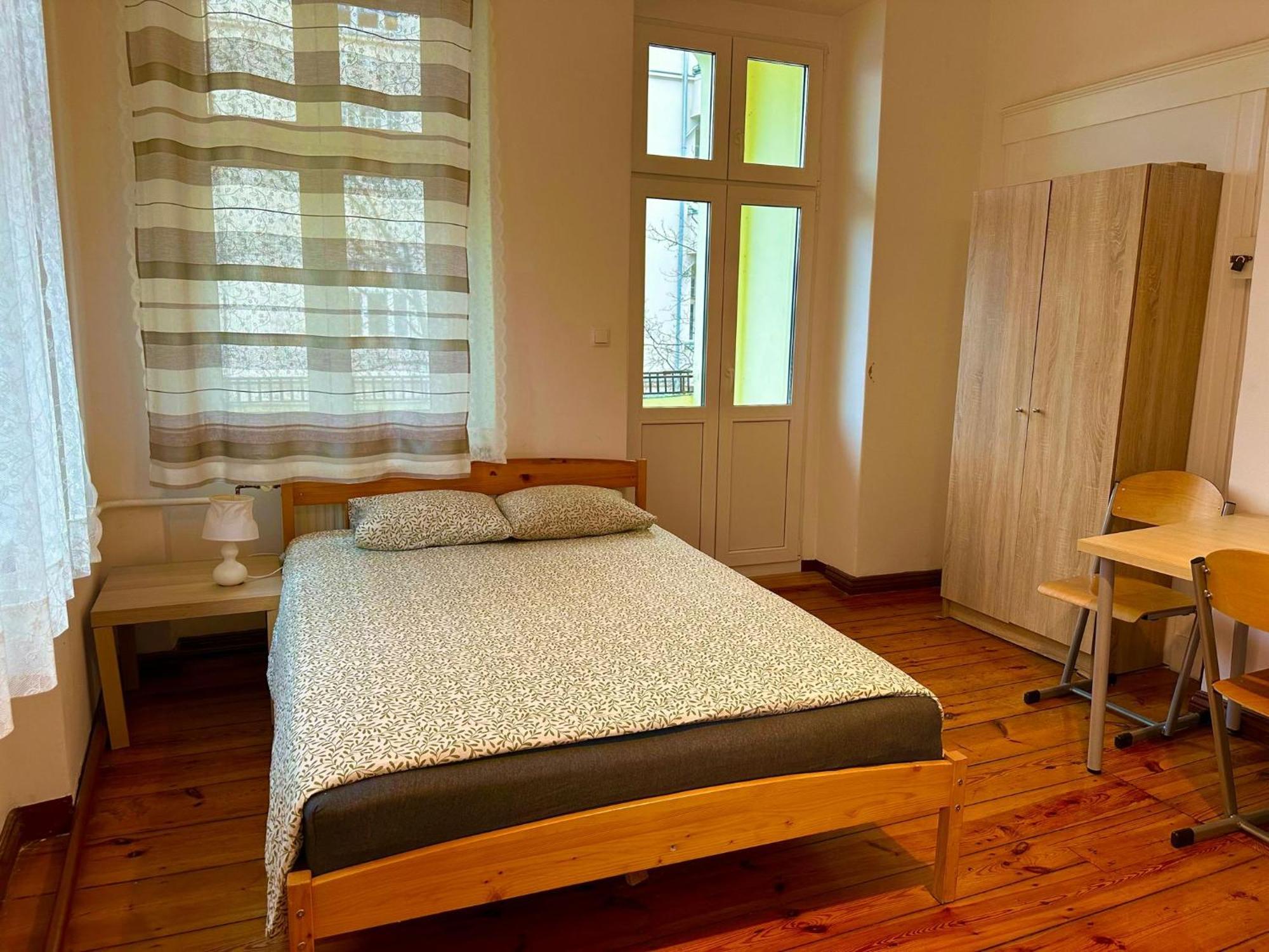 Lilia House Hostel Poznan Exterior photo