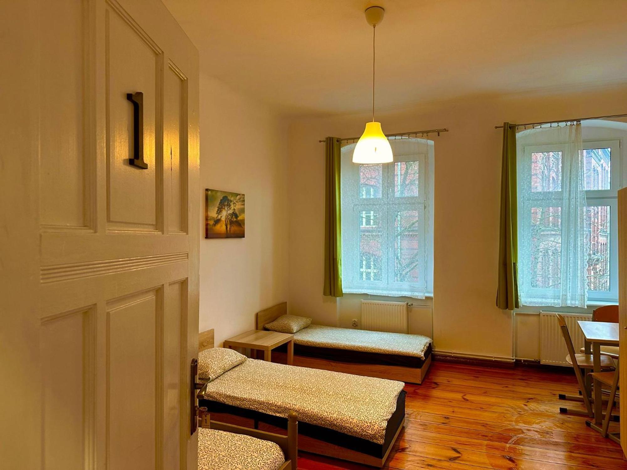 Lilia House Hostel Poznan Exterior photo