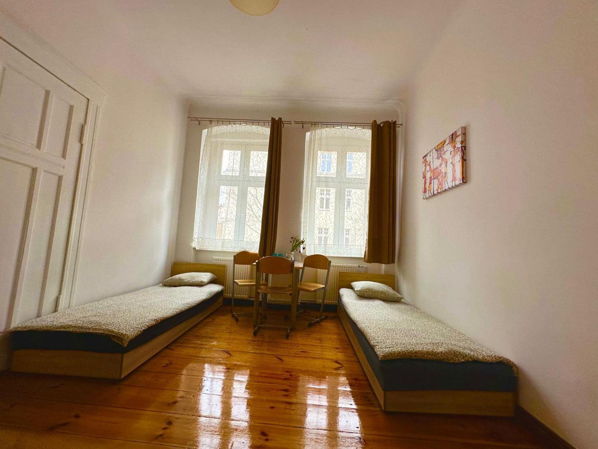 Lilia House Hostel Poznan Exterior photo