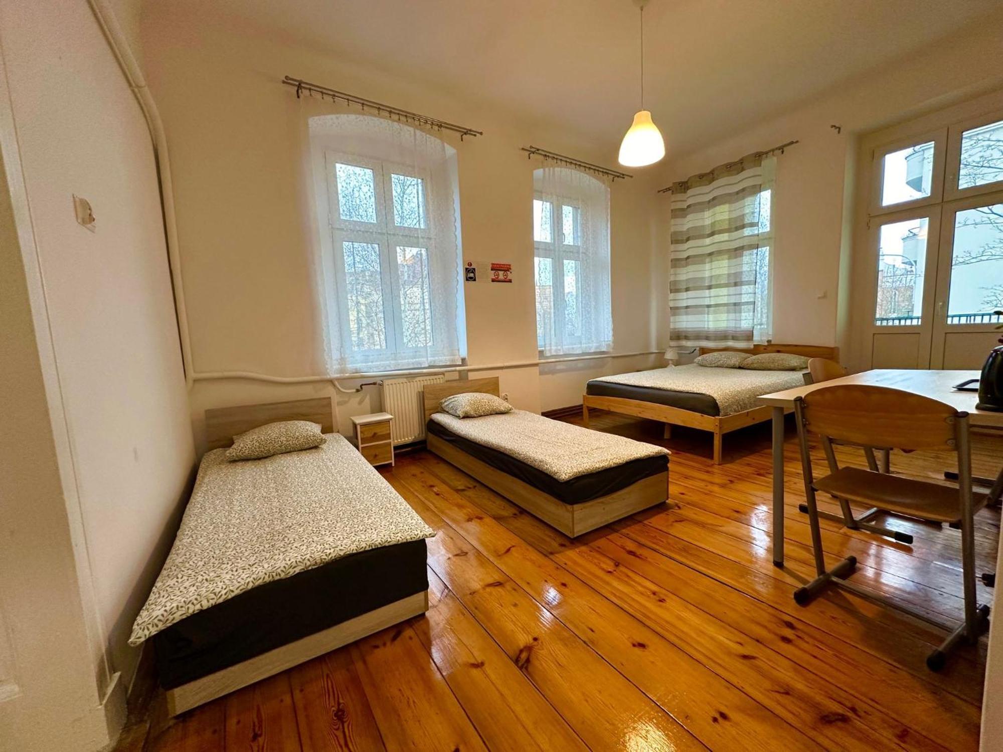 Lilia House Hostel Poznan Exterior photo